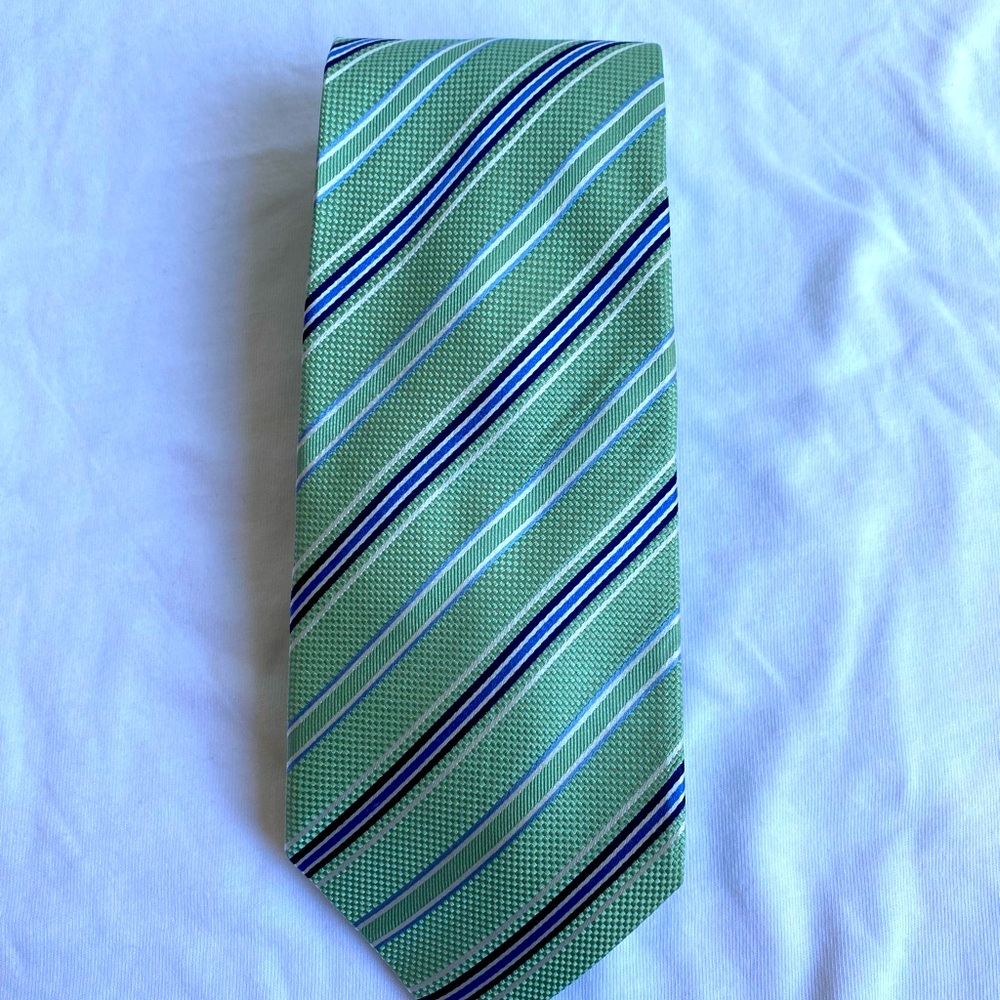 Jones New York Mens 100% Silk Green
Striped Tie Coastal Preppy Career Poetcore